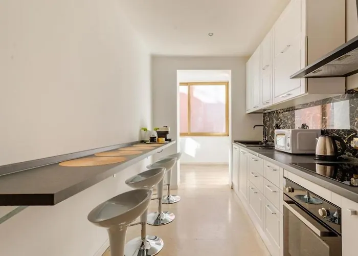 Elegant San Pietro Vicino Metro Apartamento *